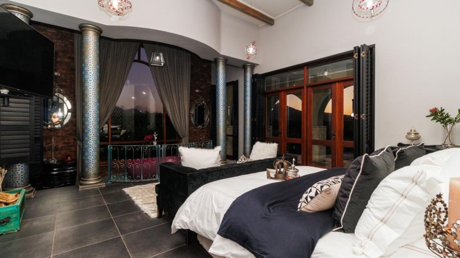 5 Bedroom Property for Sale in Winelands Western Cape